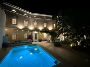 Villa 1875 with Swimming Pool - CROWONDER LUXURY RENT